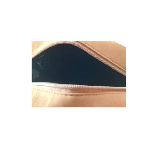 Brand New Marilyn Monroe purse with the tags - Picture 7 of 7